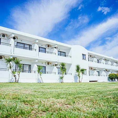 מלון דירות Konnos Bay Gardens