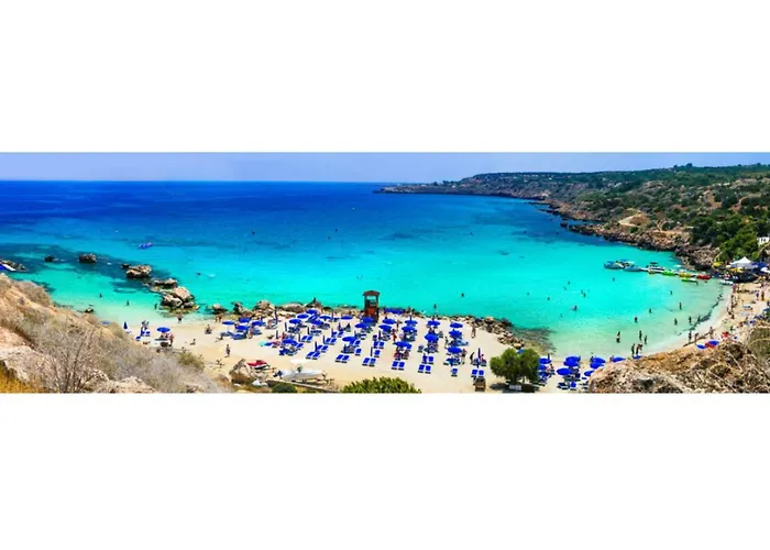 מלון Konnos Bay Gardens 2*