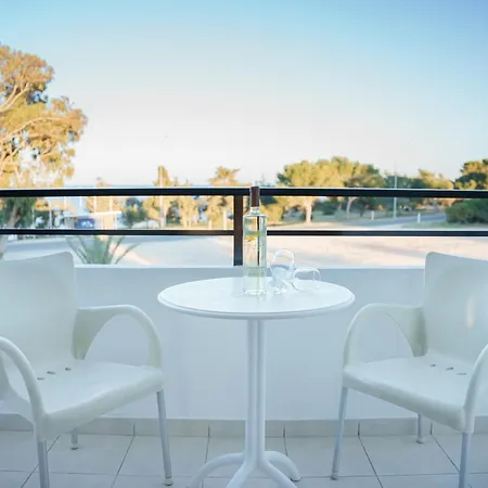 Konnos Bay Gardens 公寓式酒店 2*