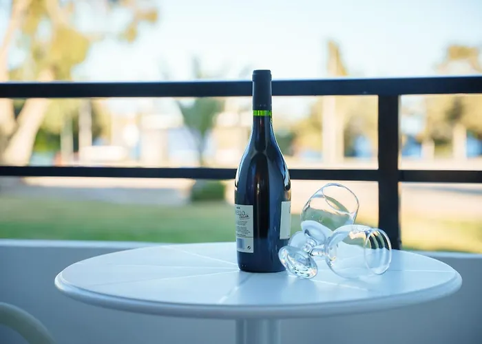 Szálloda Konnos Bay Gardens 2*